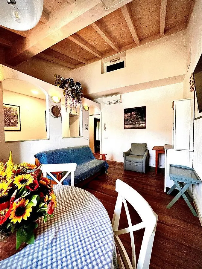Welcome Traveller Villa Arigoni Garda  0*, Garda (Verona) Italien
